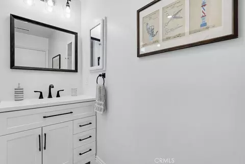 Bath - 3133 Cedar Ave, Long Beach, CA 90806 photo 5 of 5