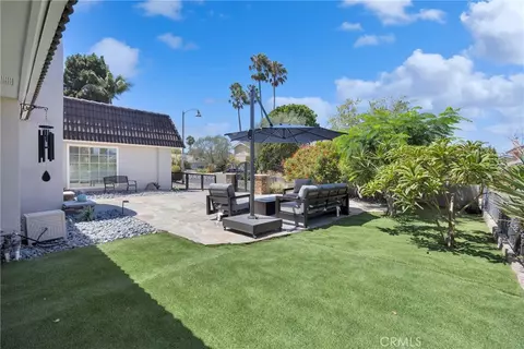 Exterior - 6380 E Bixby Hl, Long Beach, CA 90815 photo 5 of 14