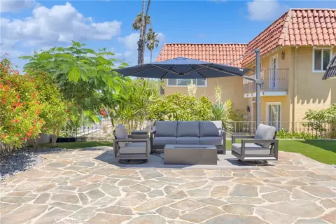 Exterior - 6380 E Bixby Hl, Long Beach, CA 90815 photo 3 of 14
