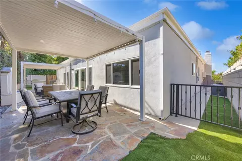 Exterior - 6380 E Bixby Hl, Long Beach, CA 90815 photo 6 of 14