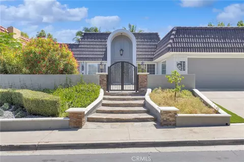 Exterior - 6380 E Bixby Hl, Long Beach, CA 90815 photo 1 of 14