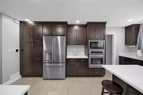 Kitchen - 6380 E Bixby Hl, Long Beach, CA 90815 photo 2 of 2