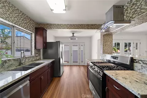 Kitchen - 2020 E 14th, Long Beach, CA 90804 photo 2 of 2