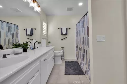 Bath - 6826 Ranchgrove Rd, Riverside, CA 92506 photo 2 of 2