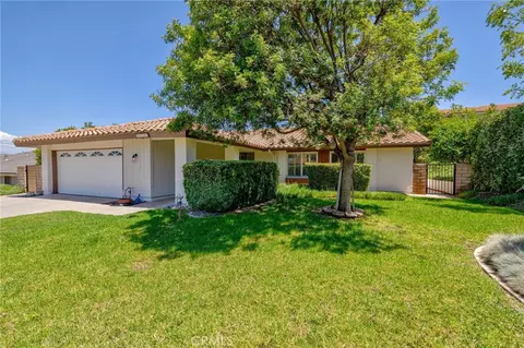 Exterior - 6826 Ranchgrove Rd, Riverside, CA 92506 photo 2 of 10