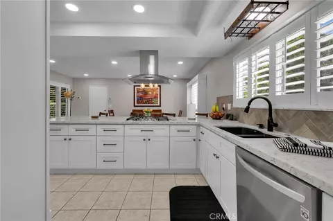 Kitchen - 6826 Ranchgrove Rd, Riverside, CA 92506 photo 3 of 5