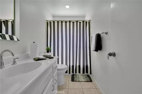 Bath - 6826 Ranchgrove Rd, Riverside, CA 92506 photo 1 of 2