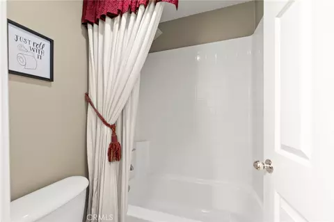 Bath - 78 Crocus, Redlands, CA 92373 photo 2 of 4