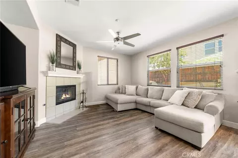 Living - 78 Crocus, Redlands, CA 92373 photo 2 of 3