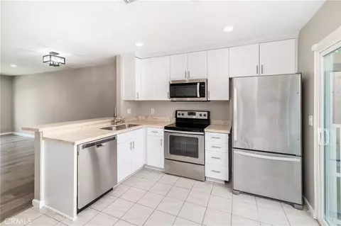 Kitchen - 10340 Carefree Dr, Santee, CA 92071 photo 3 of 4