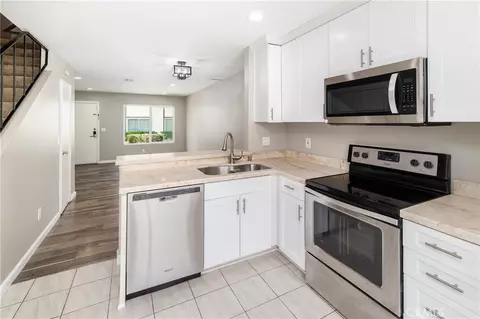 Kitchen - 10340 Carefree Dr, Santee, CA 92071 photo 4 of 4