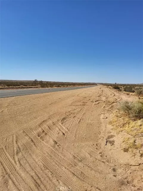 247 E Avenue M, Palmdale, CA 93535