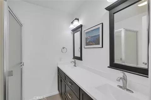 Bath - 5530 Ackerfield #508, Long Beach, CA 90805 photo 1 of 2