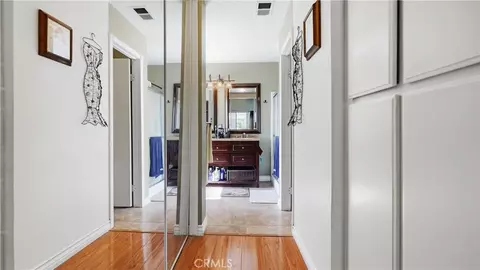 Entry Way - 14405 Cedar, Hesperia, CA 92344 photo 2 of 3