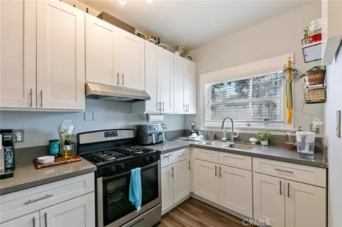 Kitchen - 445 E 3rd, Long Beach, CA 90802 photo 2 of 4
