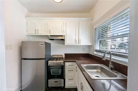 Kitchen - 445 E 3rd, Long Beach, CA 90802 photo 3 of 4