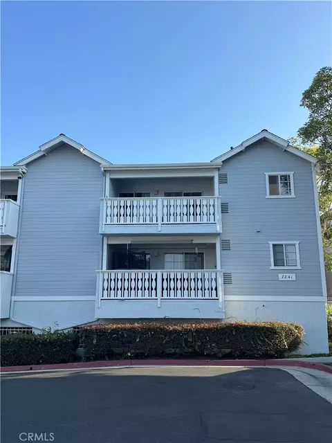 7841 Essex Dr #202, Huntington Beach, CA 92648