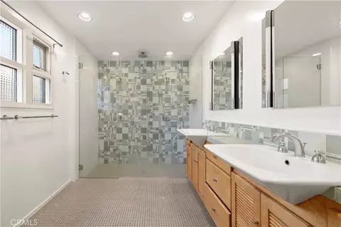 Bath - 1125 E Burlinghall, Long Beach, CA 90807 photo 1 of 3