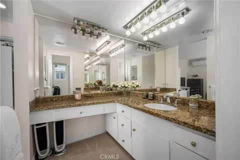 Bath - 3401 E 1st, Long Beach, CA 90803 photo 6 of 8