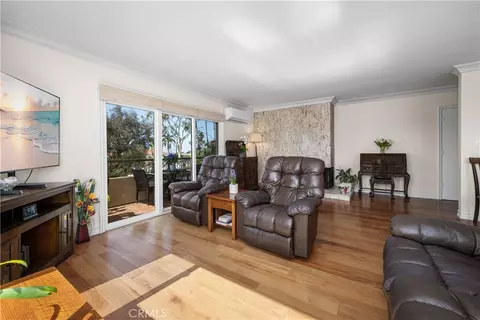 Living - 3401 E 1st, Long Beach, CA 90803 photo 4 of 5