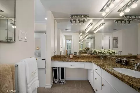 Bath - 3401 E 1st, Long Beach, CA 90803 photo 7 of 8