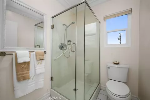 Bath - 3401 E 1st, Long Beach, CA 90803 photo 8 of 8