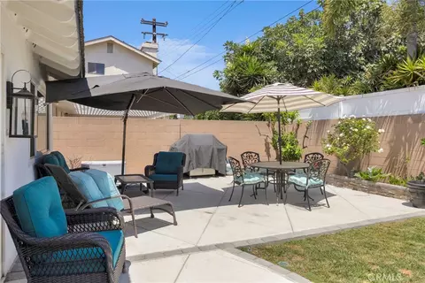 Exterior - 10462 Christopher St, Cypress, CA 90630 photo 2 of 7