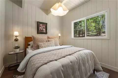 Bedroom - 191 John Muir, Lake Arrowhead, CA 92352 photo 2 of 12