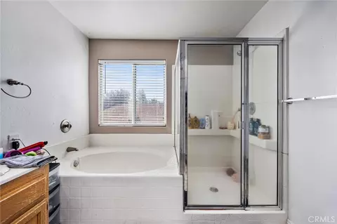 Bath - 9711 Touchstone, Bakersfield, CA 93311 photo 2 of 4