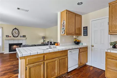 Kitchen - 9711 Touchstone, Bakersfield, CA 93311 photo 3 of 3