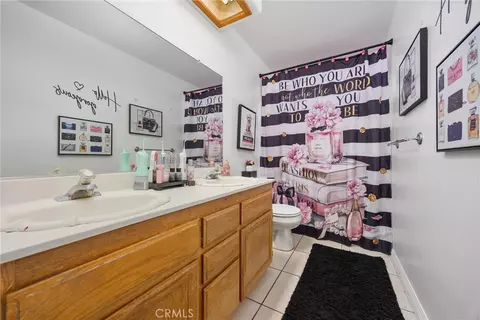 Bath - 9711 Touchstone, Bakersfield, CA 93311 photo 3 of 4