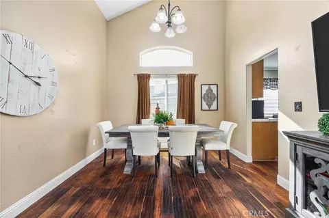 Dining - 9711 Touchstone, Bakersfield, CA 93311 photo 1 of 2