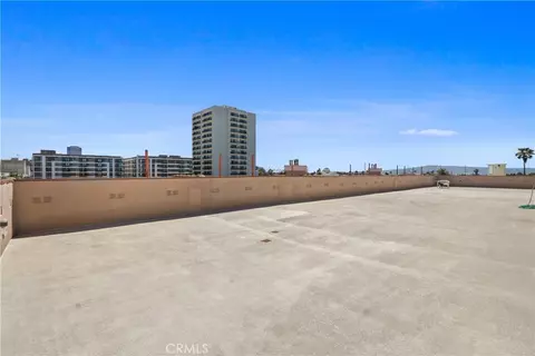 Exterior - 801 Pine Ave #310, Long Beach, CA 90813 photo 4 of 9