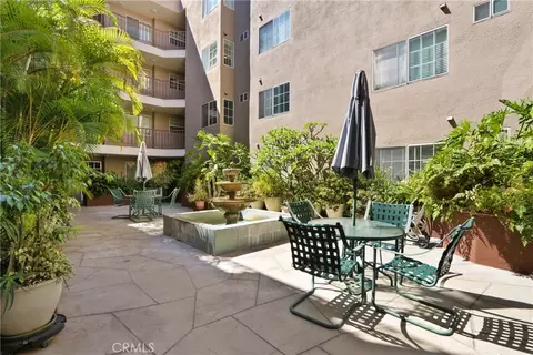 Exterior - 801 Pine Ave #310, Long Beach, CA 90813 photo 2 of 9