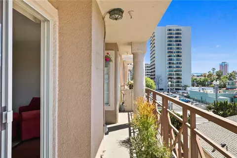 Exterior - 801 Pine Ave #310, Long Beach, CA 90813 photo 1 of 9