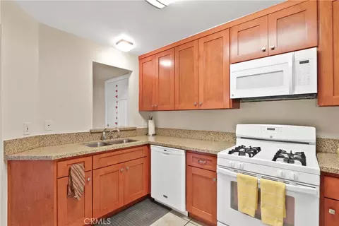 Kitchen - 801 Pine Ave #310, Long Beach, CA 90813 photo 3 of 3