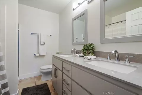 Bath - 801 Pine Ave #310, Long Beach, CA 90813 photo 1 of 2