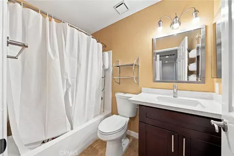 Bath - 1665 E 68th #21, Long Beach, CA 90805 photo 3 of 3