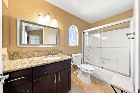 Bath - 1665 E 68th #21, Long Beach, CA 90805 photo 2 of 3