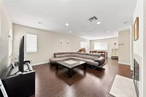 Living - 1665 E 68th #21, Long Beach, CA 90805 photo 1 of 3