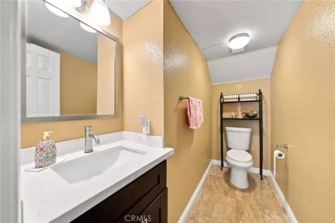 Bath - 1665 E 68th #21, Long Beach, CA 90805 photo 1 of 3