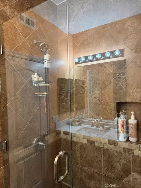 Bath - 16 Bower Ln, Ladera Ranch, CA 92694 photo 2 of 6