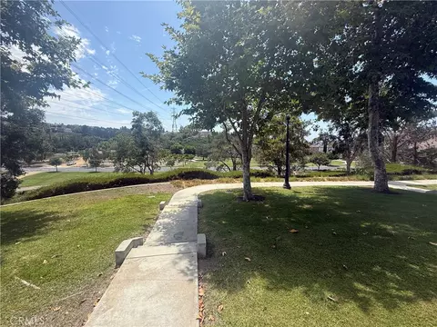 Exterior - 16 Bower Ln, Ladera Ranch, CA 92694 photo 7 of 11