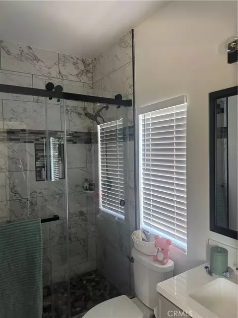 Bath - 16 Bower Ln, Ladera Ranch, CA 92694 photo 6 of 6