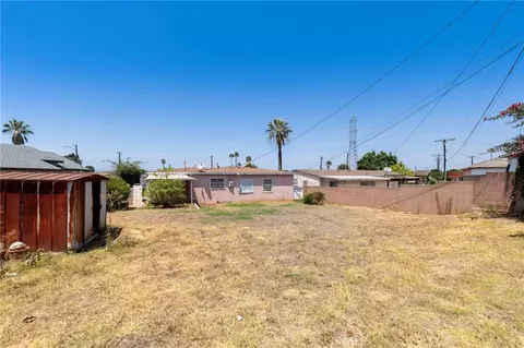 Exterior - 2904 W Caldwell St, Compton, CA 90220 photo 7 of 13