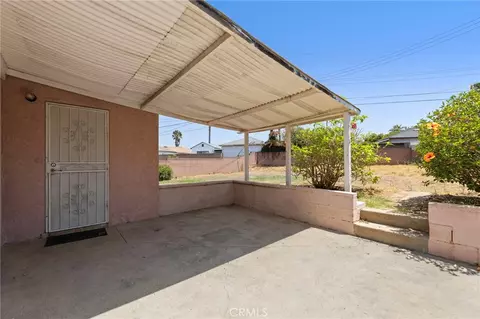 Exterior - 2904 W Caldwell St, Compton, CA 90220 photo 3 of 13