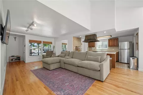 Living - 941 E Ridgewood, Long Beach, CA 90807 photo 2 of 2