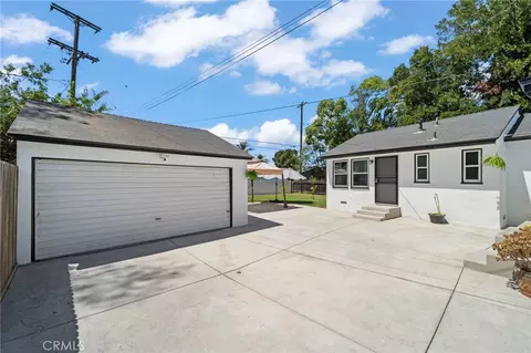 Exterior - 941 E Ridgewood, Long Beach, CA 90807 photo 3 of 7