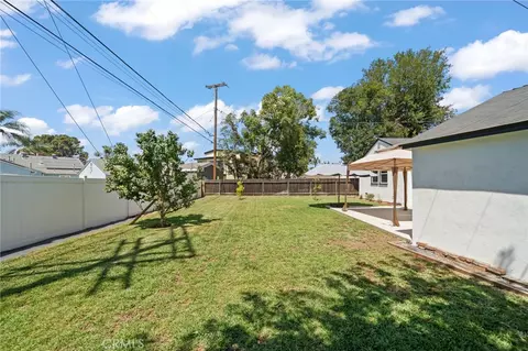 Exterior - 941 E Ridgewood, Long Beach, CA 90807 photo 6 of 7