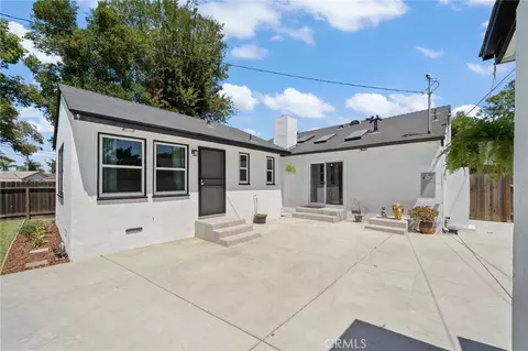 Exterior - 941 E Ridgewood, Long Beach, CA 90807 photo 1 of 7
